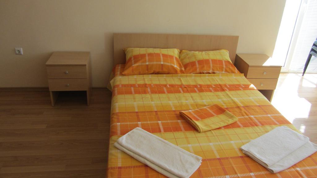 Apartments Bizone Kavarna Szoba fotó