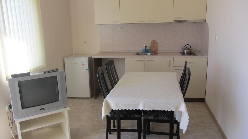 Apartments Bizone Kavarna Szoba fotó